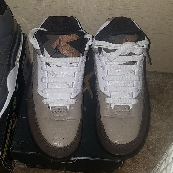 Shoes men size 8 - Picture 2 of 3